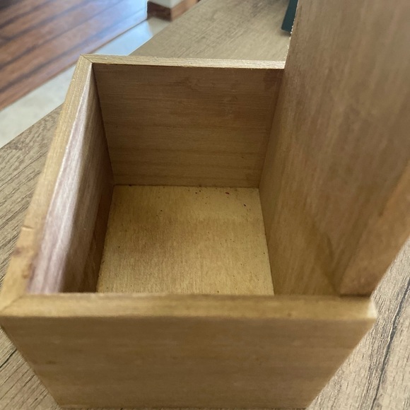 Wood bottle opener with box to catch caps G6 - Picture 4 of 4